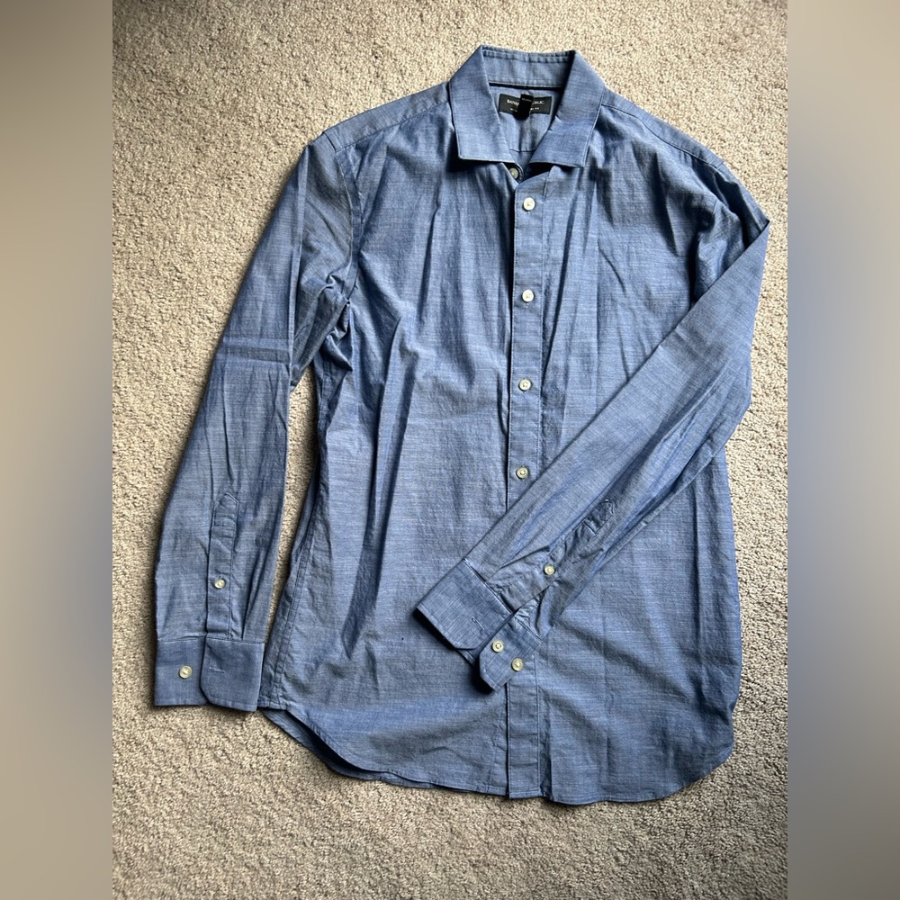 Men’s Banana Republic blue button down shirt